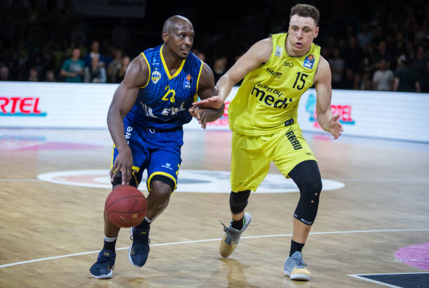 完成强力扣 完成强力扣