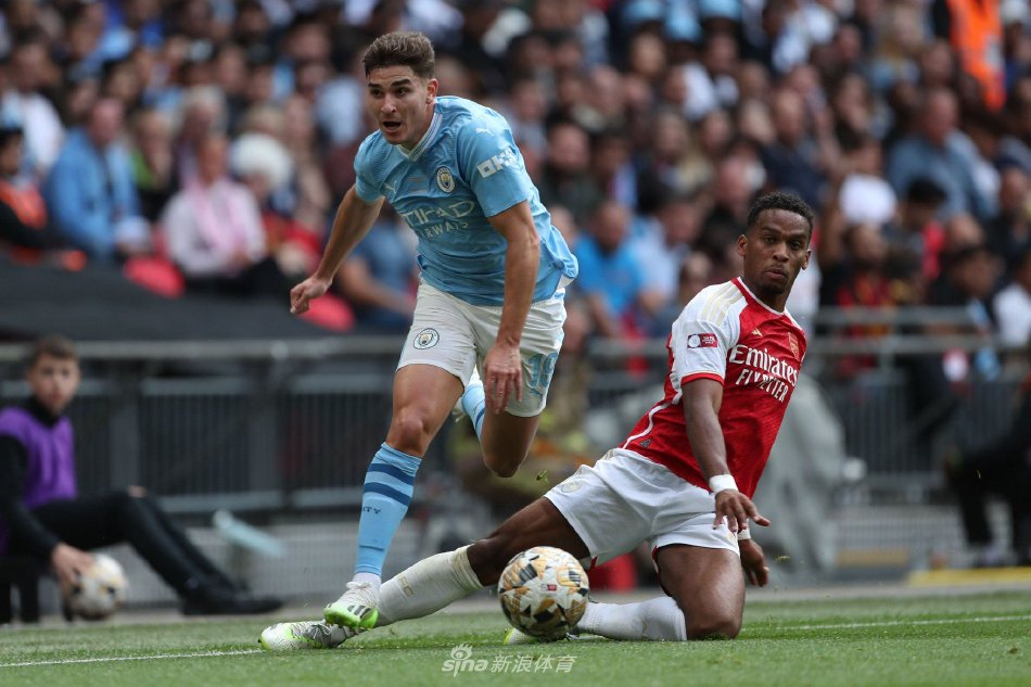 虽然对比在 虽然对比在