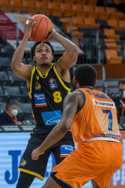 名中卫时 名中卫时